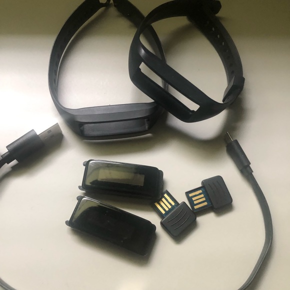 Bundle FitBit Equipment -Bands.Chargers. Chips Etc All pieces - Picture 5 of 8